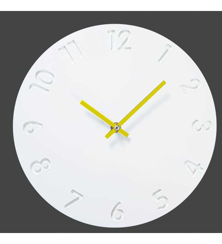 Skandynawski zegar ścienny biało-żółty - dekoracyjny zegar wiszący - wyposażenie wnętrz 