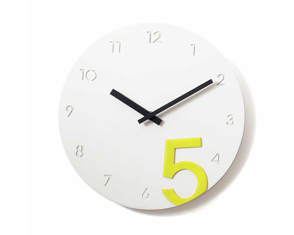 Nowoczesny zegar ścienny minimalistyczny biało-zółty - dekoracyjny zegar wiszący - wyposażenie wnętrz 
